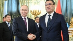 Кыргызстандын президенти Садыр Жапаров менен Орусиянын президенти Владимир Путин. Москва, 2-июль 2025-жыл.