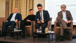 Представители оппозиционного объединения