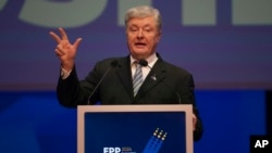 Petro Porošenko na kongresu Europske pučke stranke u Bukureštu, Rumunjska, 6. 4. 2024.