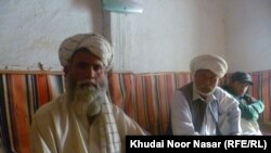 د سیوۍ پښتنو نه یوازې خپله ژبه هېره کړې بلکې خپلې قامې جامې یې هم له لاسه ورکړې