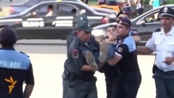 Ermeni aktiwistleri polisýa bilen çaknyşdy