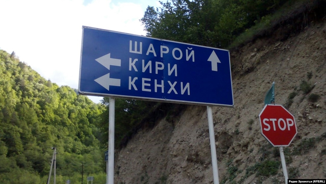 Дагестанские журналисты сегодня подтвердили факт оцепления чеченского села Кенхи, который упорно опровергало чеченское руководство.