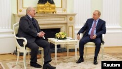 Întâlnirea Putin - Lukașenko de vineri a consolidat bazele uniunii Rusia-Belarus și a avut loc loc pe fondul presiunilor puse de trupele rusești la granițele celor două țări cu Ucraina.