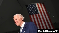 Fostul vicepreședinte al SUA, Joe Biden după un discurs ținut în Philadelphia, Pennsylvania. 10 martie 2020