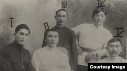 1. Сармолдоев Каримбек 2. Жемисбаев Максуд 3. Хайдаралиев Жунагул. 4. Касбарманов Сазакбай 5. Жанузаков Төрөкул