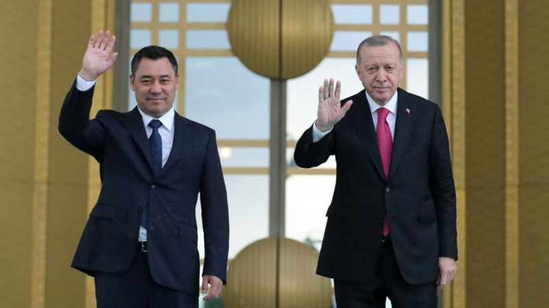 Эрдоган президент Жапаровду инаугурациясына чакырды