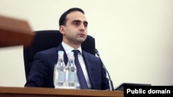 Armenia - Yerevan Mayor Tigran Avinian chairs a session of the municipal assembly, December 24, 2024.