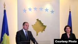 Presidentja e Kosovës, Atifete Jahjaga, dhe ministri i Jashtëm, Enver Hoxhaj, Prishtinë, 13 prill 2011.