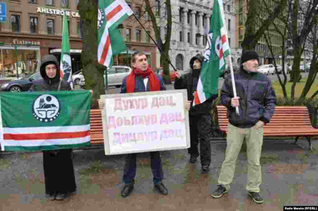 Журналист, бакъоларъярхо Маглеваная Елена а, цуьнан доттагIий вайнах а, ХIельсинки.