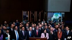 Ligjvënësit e Hong Kongut, pak pas miratimit të ligjit të ri për siguri kombëtare.