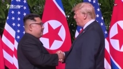 Trump și Kim s-au întîlnit într-un summit istoric la Singapore