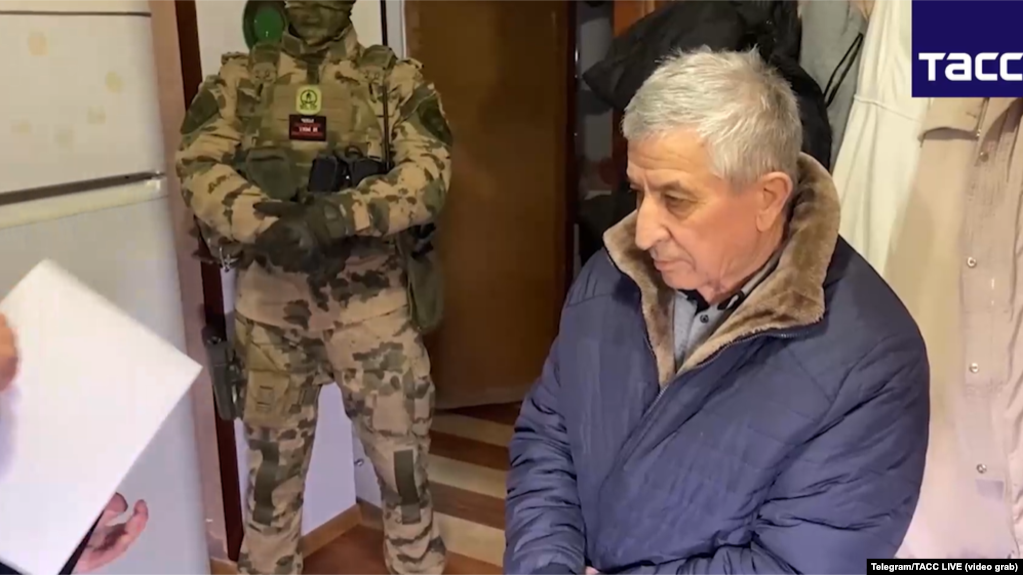 Кадры с задержания крымчанина Владимира Ананьева, которого российские силовики обвиняют в якобы терроризме 