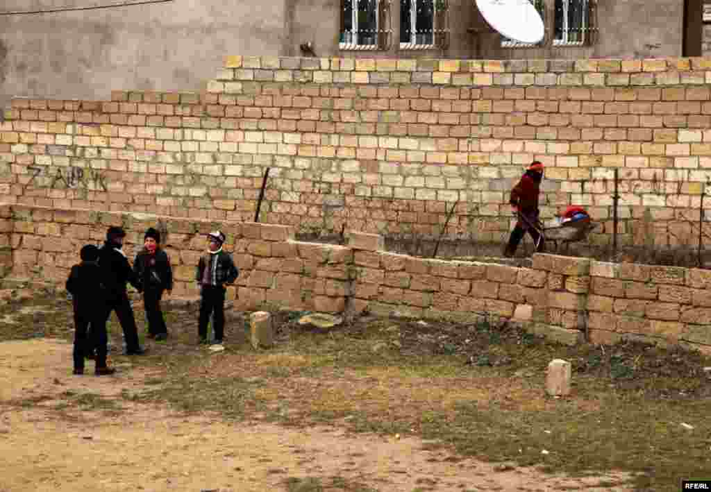 Qazsız, susuz, tualetsiz qəsəbə-Atyalı #21