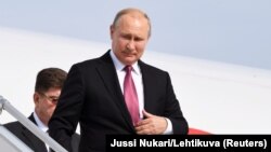 Vladimir Putin avqustun 21-də Helsinki-Vantaa hava limanında