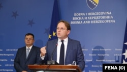 Pres-konferencija Zorana Tegeltije i Olivera Varhelyija, Sarajevo, 9. oktobar