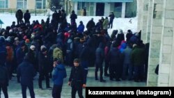 Казармандагы митинг