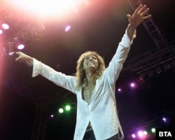 Дейвид Ковърдейл по време на концерт в България през 2008 г.