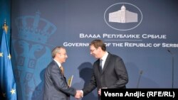 Majkl Devenport šef kancelarije EU u Srbiji i premijer Srbije Aleksandar Vučić, arhivski snimak 