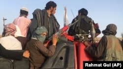 طالبان نیز با پخش نوار ودیویی ادعا دارند که در جریان درگیری شماری از مخالفین کشته شده اند