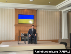 Президент України Володимир Зеленський під час прес- конференцій у Трускавці 3 жовтня 2021 року, де він перебував на зборах фракції «Слуга народу»