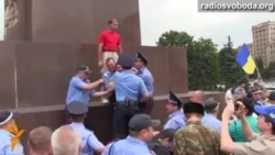 Xarkovda anti-Maydan tərəfdarları ilə Ukraynayönlü fəallar savaşır