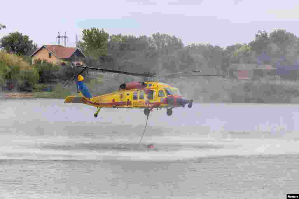 Evropska pomoć sastoji od četiri helikoptera Black Hawk za gašenje požara iz Rumunije, Slovačke i Češke, te 69 vatrogasaca i 15 vozila iz Rumunije.