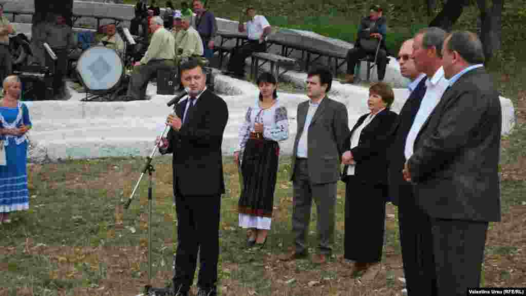 Vasile Batca, președintele raionului Nisporeni la deschiderea T&acirc;rgului de la Iurceni.