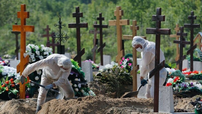 «Мест на кладбищах не хватает». В России зафиксирована рекордная смертность с 1945 года