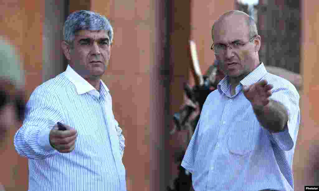 Armenia - Retired army General Vitaly Balasanian (L) and Varuzhan Avetisian, a leader of an armed group that seized a police station in Yerevan, 23Jul2016.