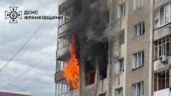 Пожар после атаки российского дрона на жилой дом в Ивано-Франковске