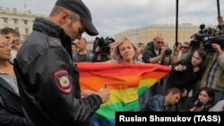 Пікет ЛГТБ-актывістаў у Санкт-Пецярбургу, 2015 год