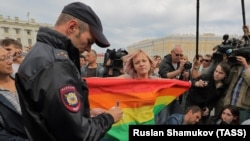 O manifestație LGBT în Sankt-Petersburg. 2 august 2015