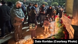 მოქალაქეები პარლამენტთან ღამის გათენებას გეგმავენ.