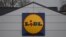 Egy Lidl szupermarket logója a németországi Dortmundban 2020. febrár 3-án.