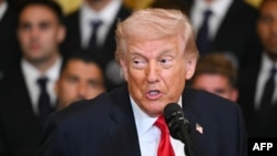 АҚШ президенті Дональд Трамп Inter Miami клубы футболшыларымен кездесуде сөйлеп тұр. Ақ үй, Вашингтон, 5 наурыз, 2026 жыл.