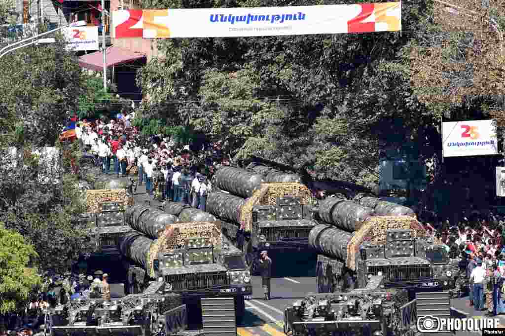 Военный парад в Ереване по случаю 25-й годовщины независимости Армении, 21 сентября 2016 г.
