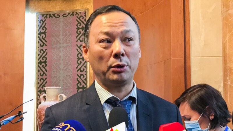 Министр Казакбаев Орусиянын, Казакстандын Кыргызстандагы элчилерин кабыл алды