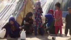 Разрушенные дома, захваченные города, десятки тысяч беженцев. Талибы продолжают наступление в Афганистане (видео)
