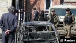Серия террористических актов, начавшаяся взрывами на станциях московского метро, продолжается