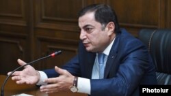 Armenia - Vahram Baghdasarian, the parliamentary leader of the ruling Republican Party, speaks at a news briefing in Yerevan, 5Feb2016.