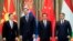 Nikola Gruevski macedón miniszterelnök, Aleksandar Vucic szerb miniszterelnök, valamint Li Ko-csiang kínai és Orbán Viktor magyar miniszterelnök egy belgrádi konferencián 2014. december 17-én