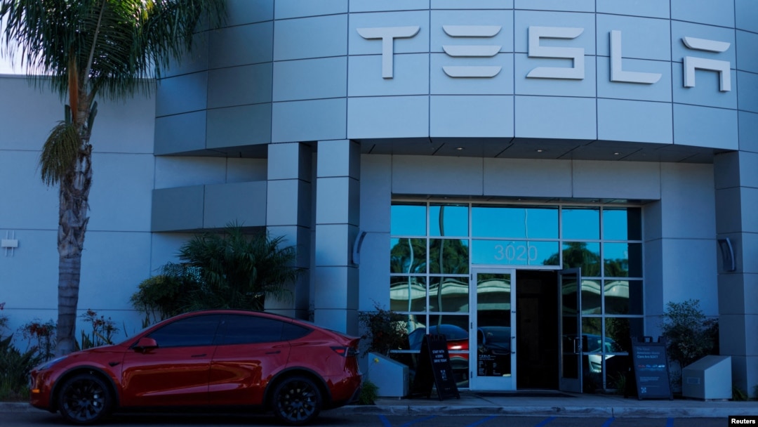Sediul unei divizii Tesla din California.