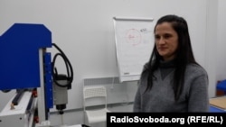 «Керування верстатами із системами ЧПК – важлива галузь. І жінки можуть робити великий внесок у її розвиток», – Юлія, інженерка-конструкторка, випускниця KSE ProfTech