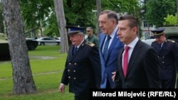 Slijeva nadesno: general pukovnik Gojko Knežević, načelnik Zajedničkog štaba OS BiH, Milorad Dodik, predsjednik RS, Aleksandar Goganović, zamjenik ministra odbrane BiH, Banja Luka, 12. maj 2025.
