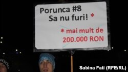 Mânie și umor. 80.000 de oameni în stradă la București a treia zi consecutiv