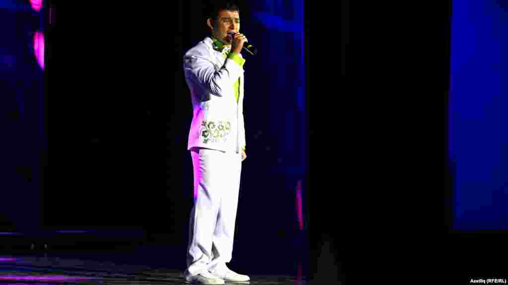 Данир балаларны юл бәла-казаларыннан сакларга өндәгән җыр башкарды