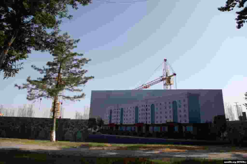 Аввал эскисини бузиб, кейин янгисини қурамиз!