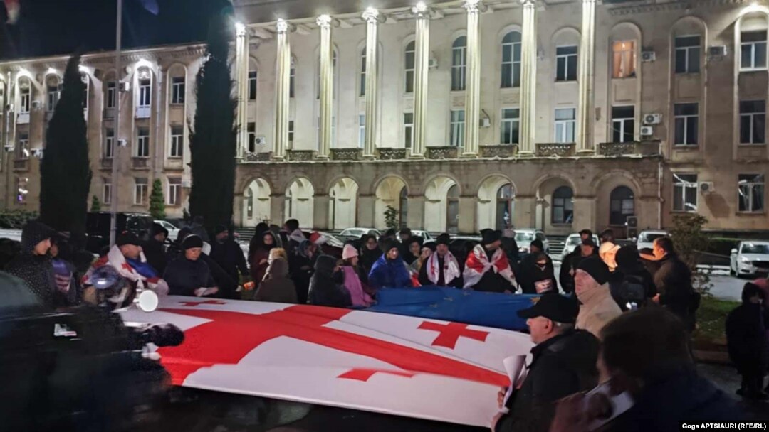 Протести во близина на грузискиот Парламент. 28.11.2024. 