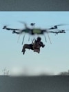 Evacuat cu hexacopterul: un militar ucrainean rănit, care a rezistat 491 de zile, scos cu drona dintre ruși