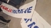 Baneri "Serbia fiton" që policia malazeze gjeti te pasagjerët nga Serbia. 3 qershor 2026.
